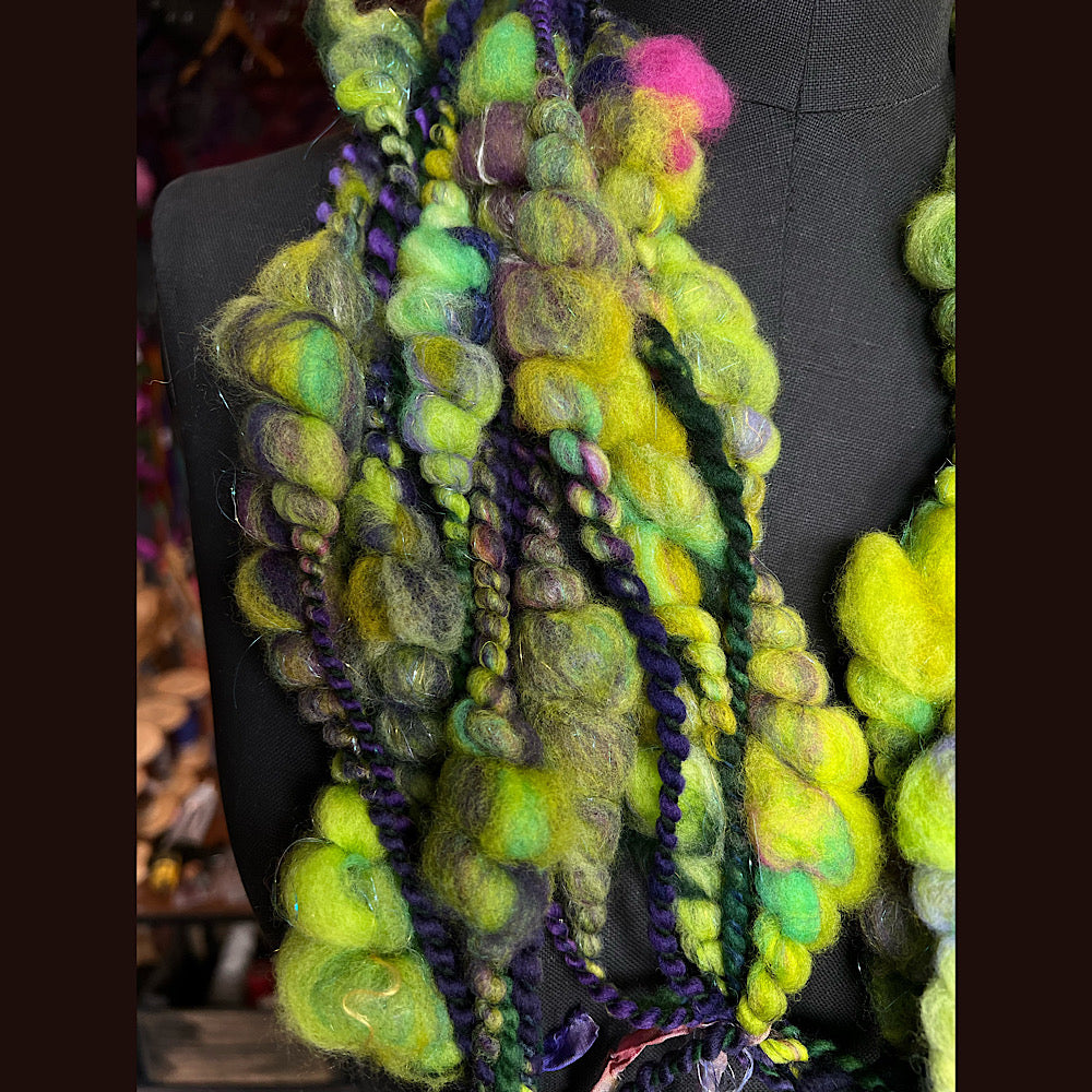 Art yarn beehives for weaving and knitting