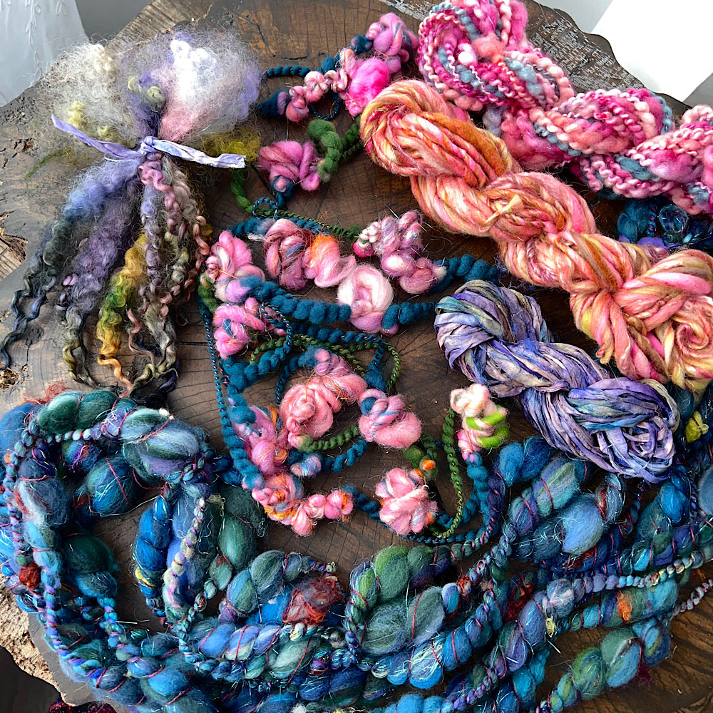 Art yarns weaving or knitting set 4.9 OZ