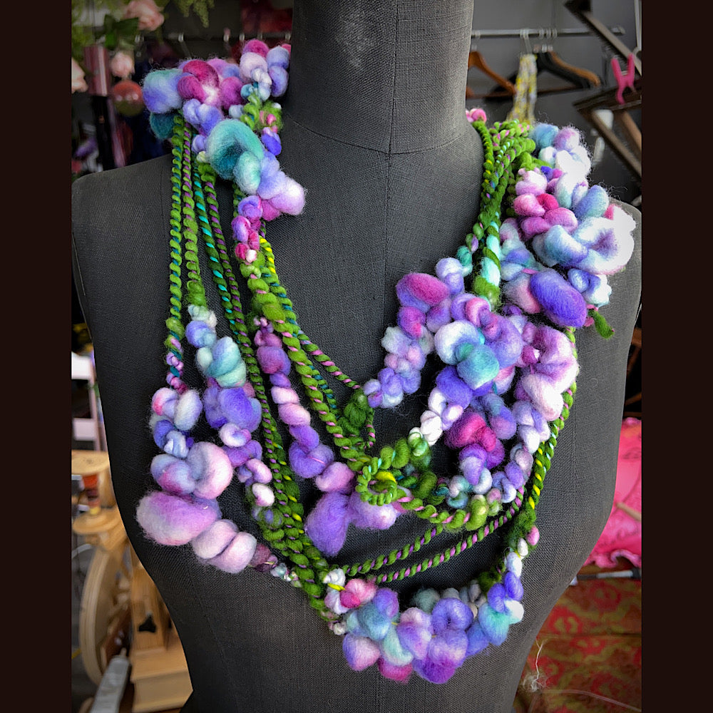 Art yarn for weaving