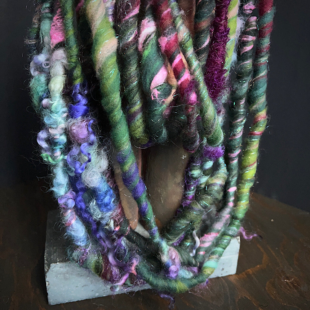 Art yarn for weaving or knitting