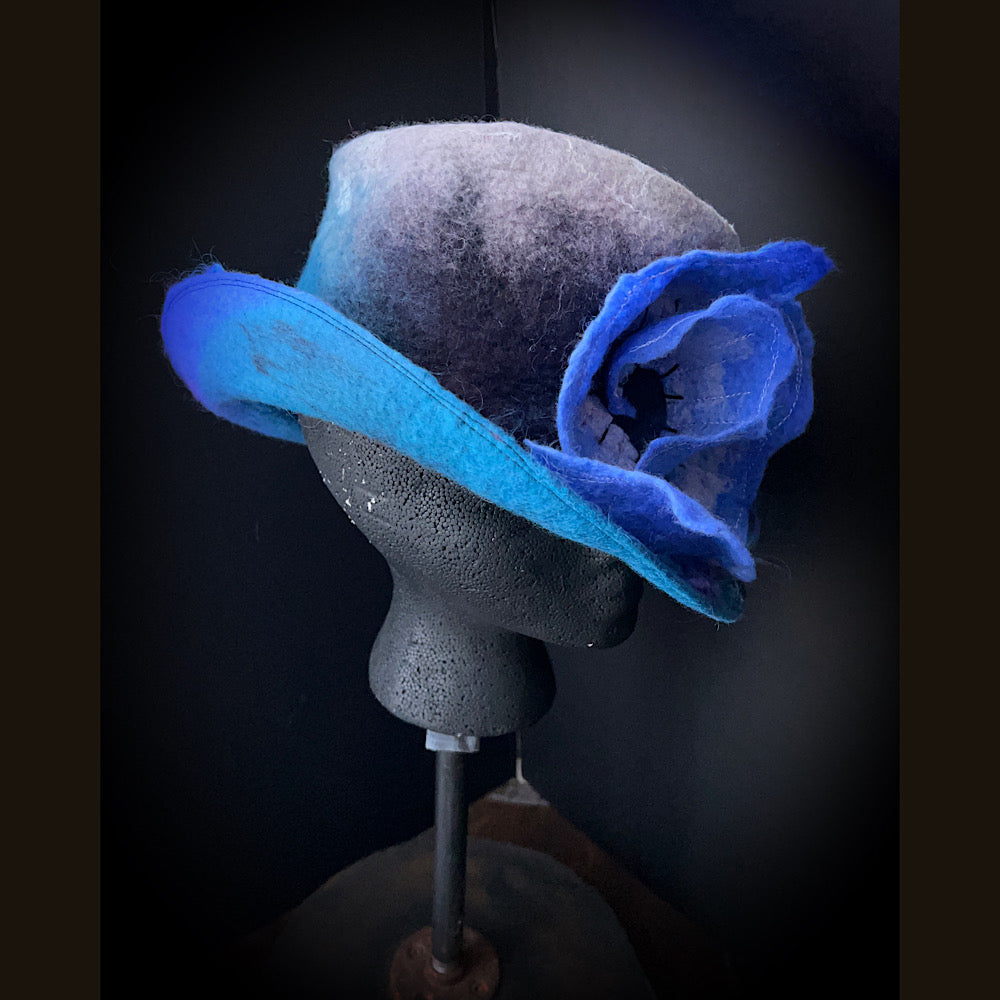 Felted top hat with rose - 23.5”