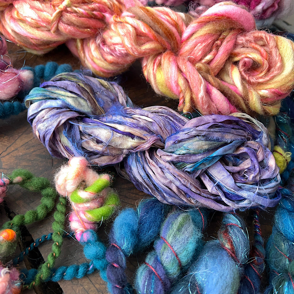 Art yarns weaving or knitting set 4.9 OZ