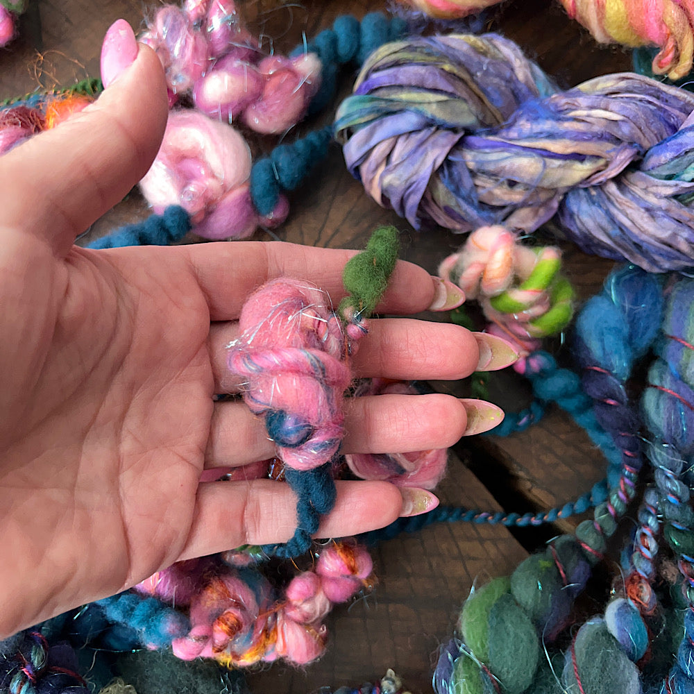 Art yarns weaving or knitting set 4.9 OZ