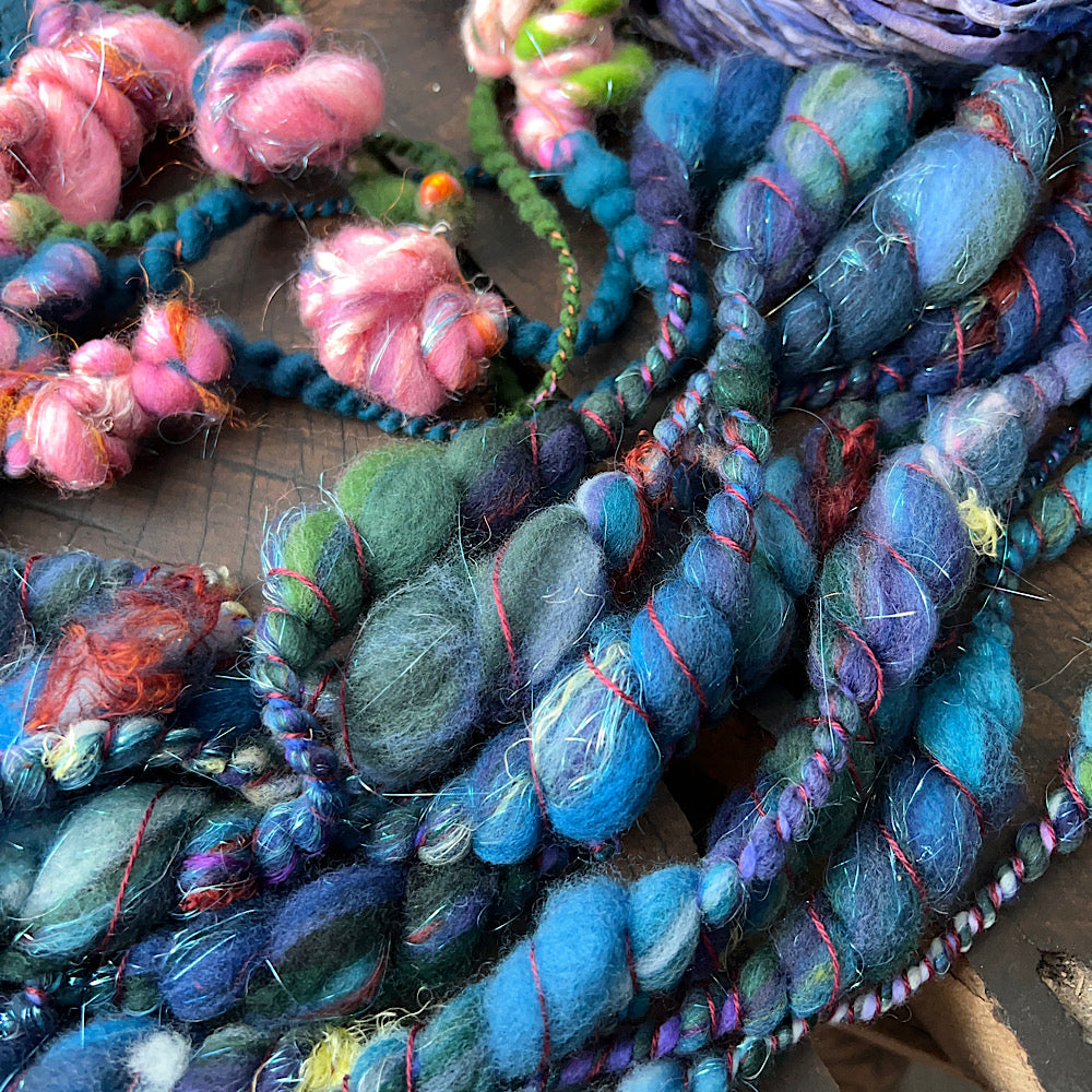 Art yarns weaving or knitting set 4.9 OZ