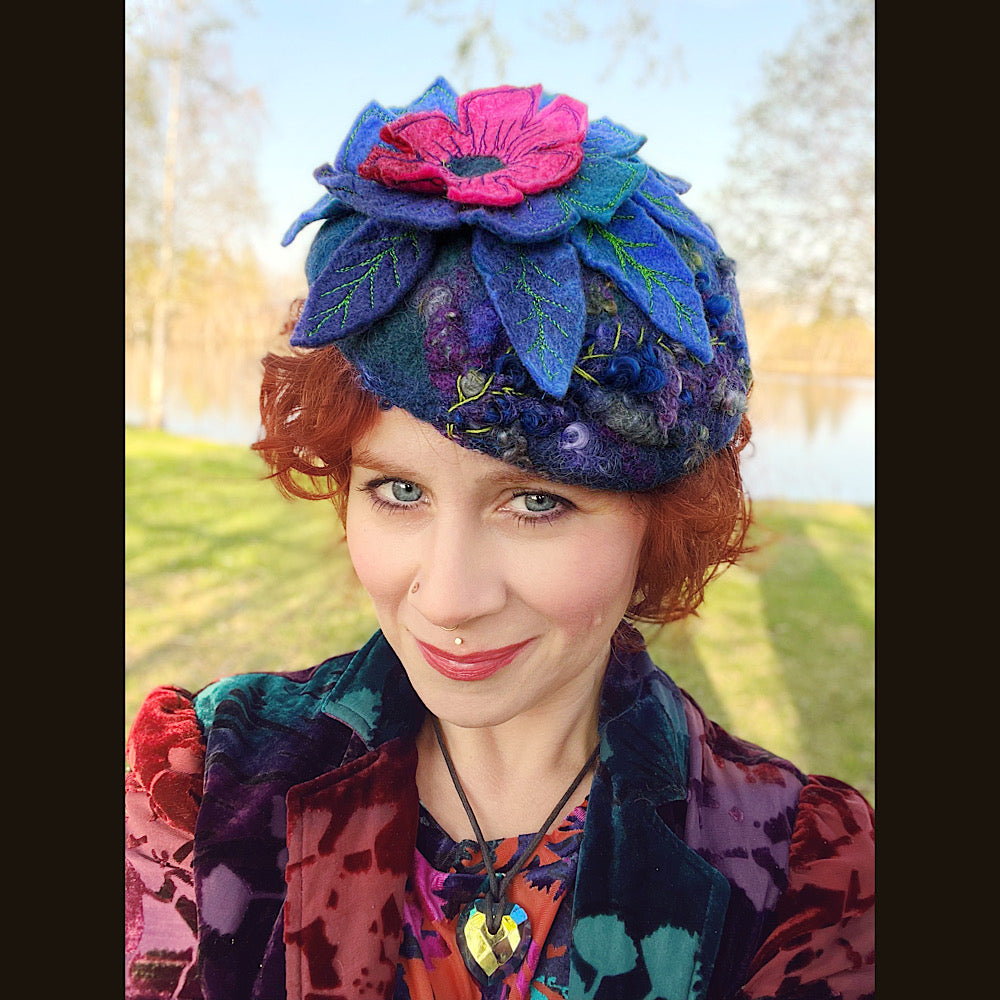 Felted pillbox hat beret size small