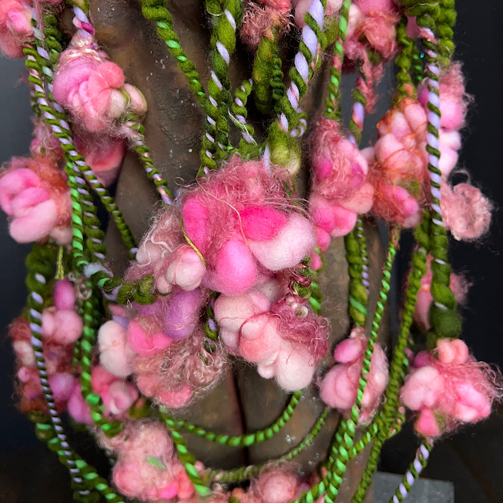 Art yarn for weaving