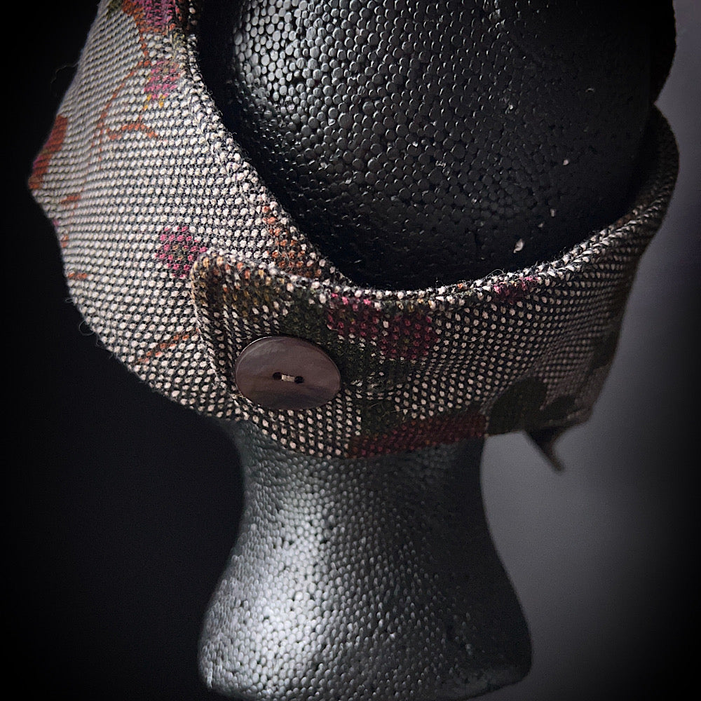 Peekaboo cloche hat / size medium large 23.5”