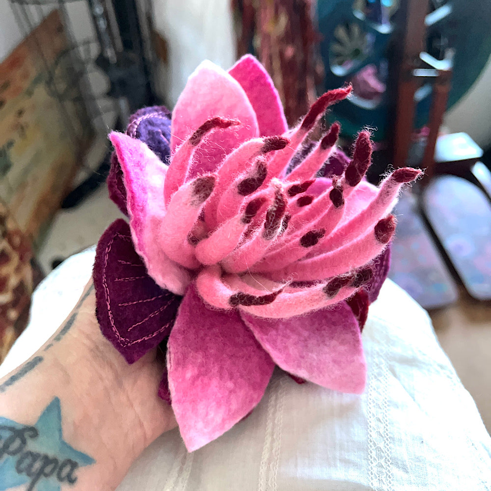 Large Felted anemone flower brooch