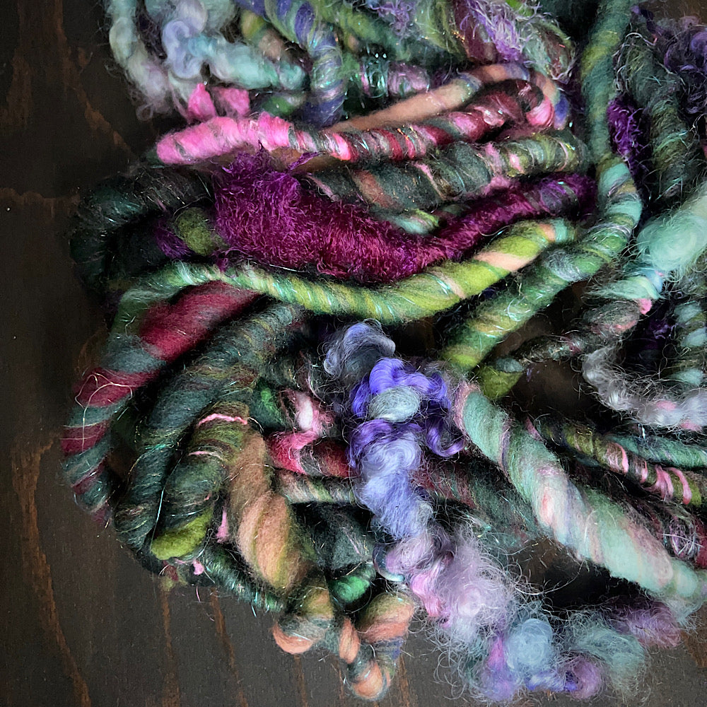 Art yarn for weaving or knitting
