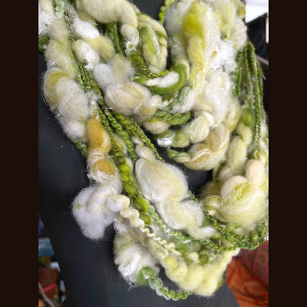 Bubbly art yarn for weavers and knitters