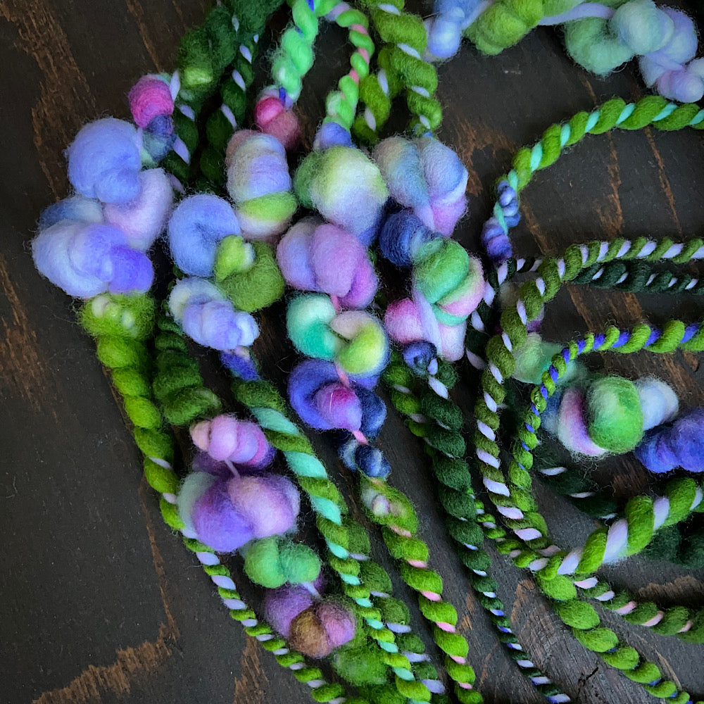 Art yarn for weaving