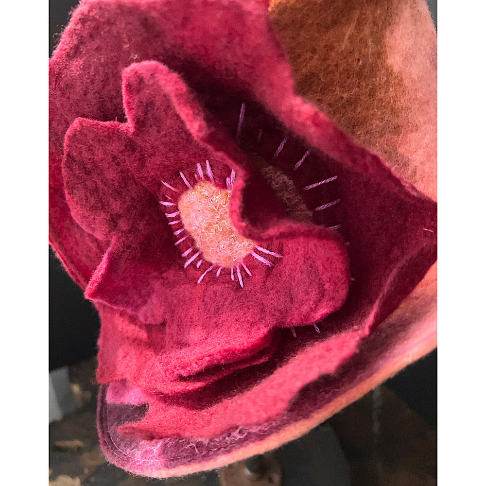 Felted top hat with rose - 23.5”