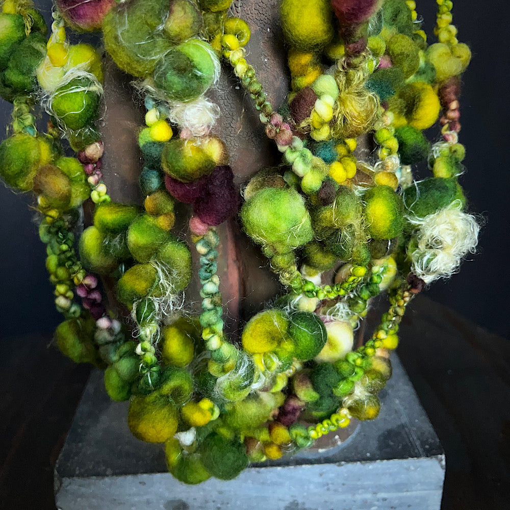 Art yarn for weaving