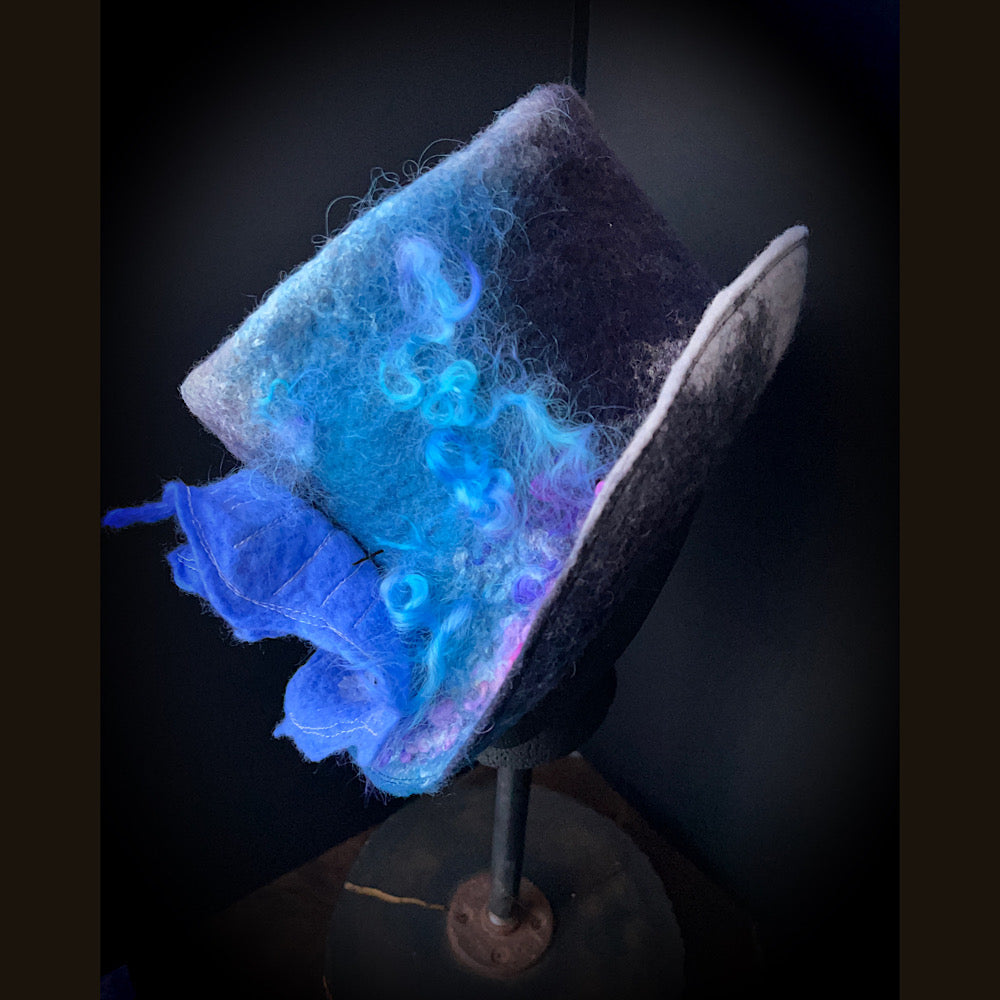 Felted top hat with rose - 23.5”