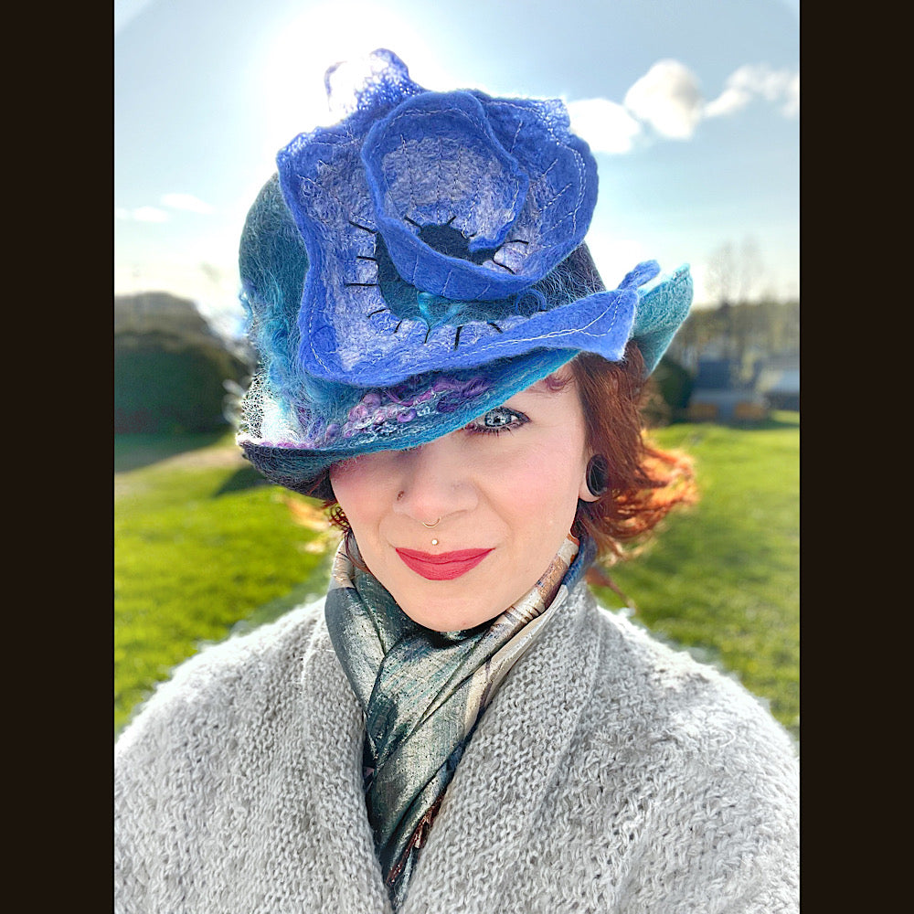 Felted top hat with rose - 23.5”