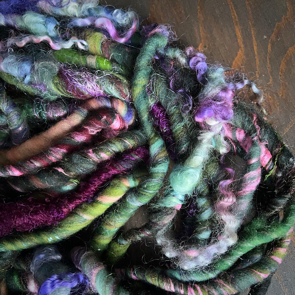 Art yarn for weaving or knitting