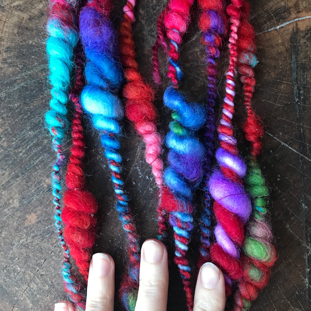 Red rainbow yarn 25g - Mynoush