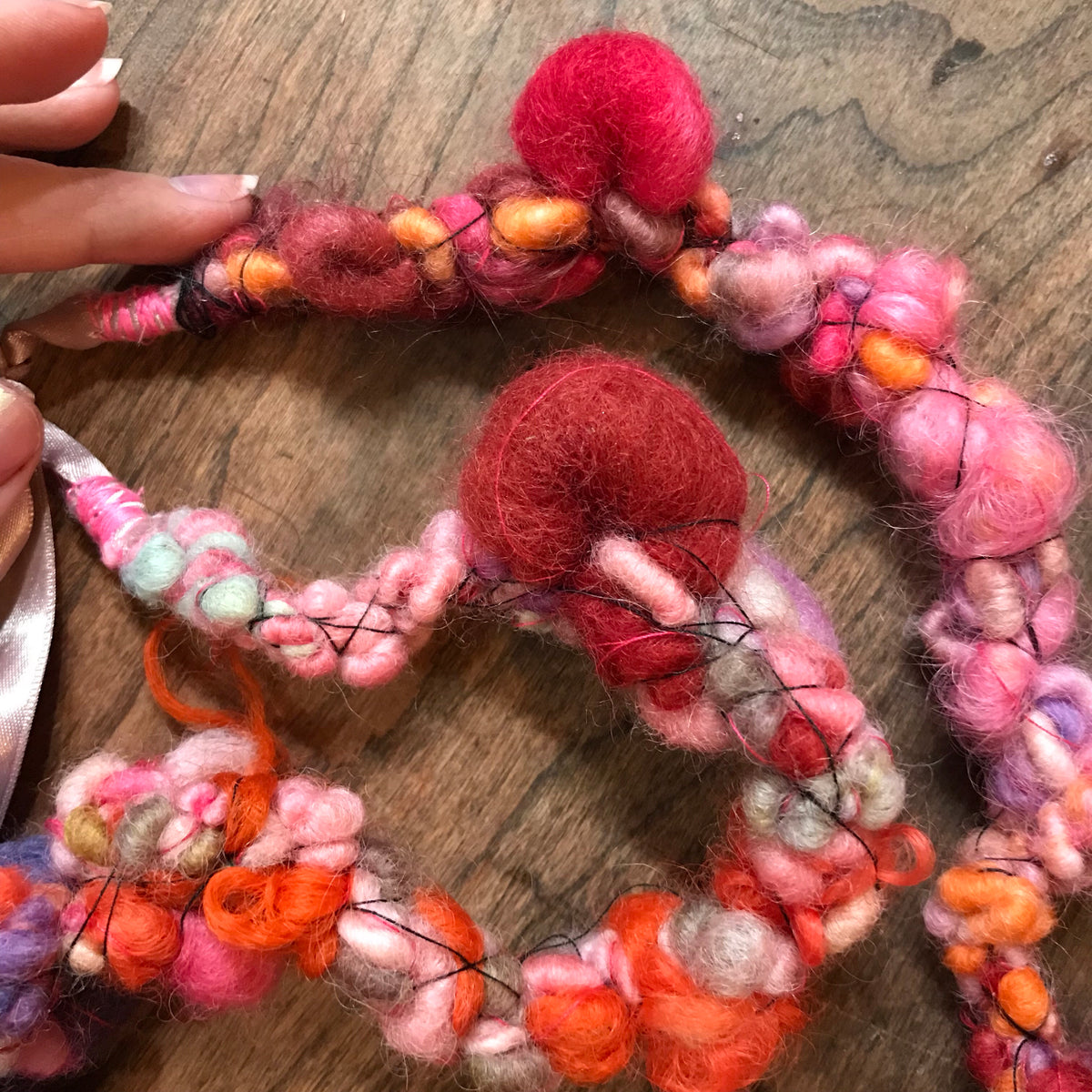 Yarn necklace no3 | Collier de laine no 3 - Mynoush