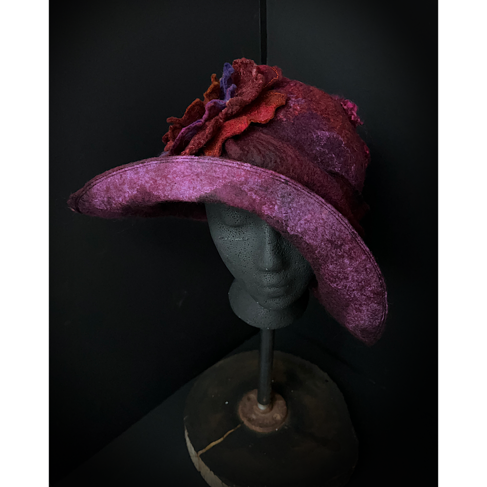 Felted flapper’s hat with rose size 24” 1/4