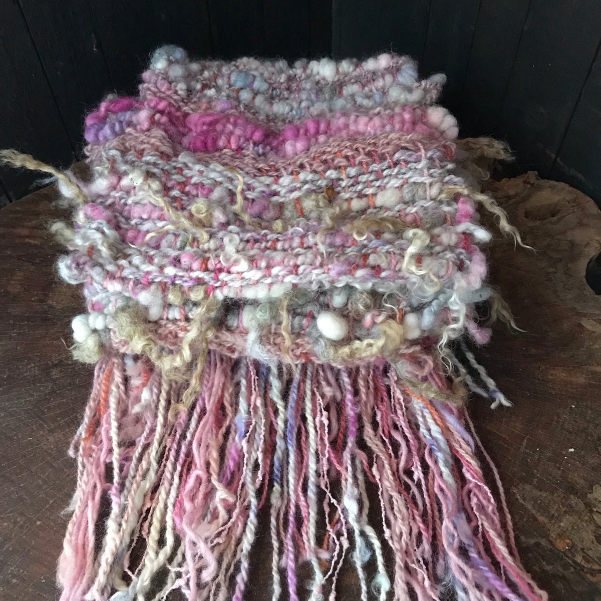Light pink woven scarf 100% Wool Hand woven 90” x 9”| Foulard rose en laine tissé main 90”x9” - Mynoush