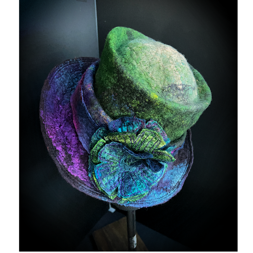 Felted top hat with flower - 22.5”