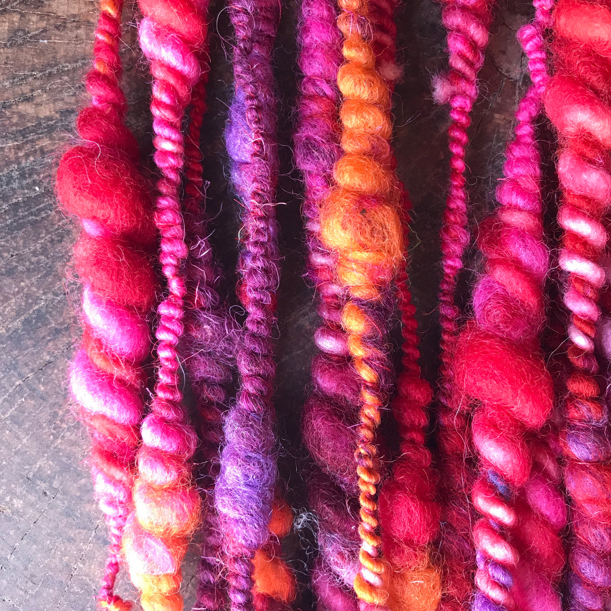 Red art yarn 90g - Mynoush