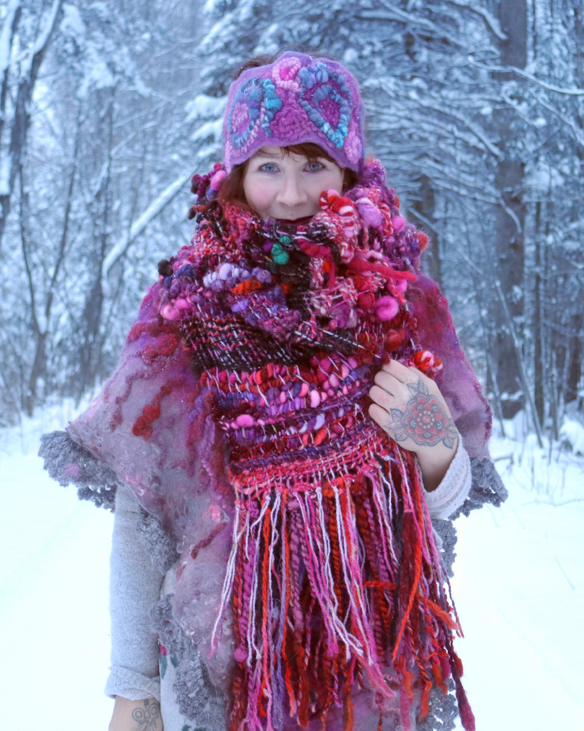 red scarf 100% Wool Hand woven 90”x9”Foulard 100% laine rouge tissé main 90”x9” - Mynoush