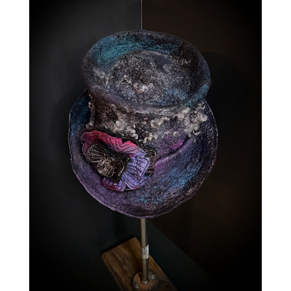 Felted top hat with flower - 23.5”