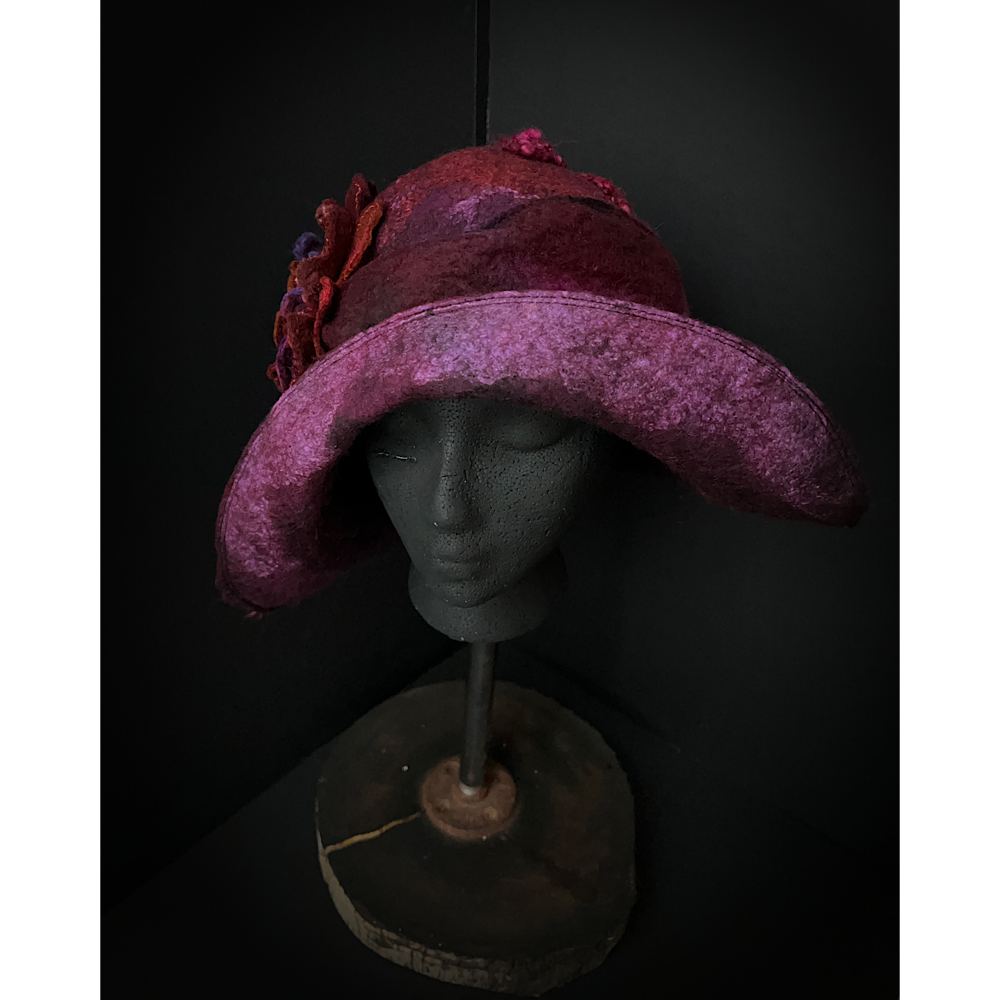 Felted flapper’s hat with rose size 24” 1/4