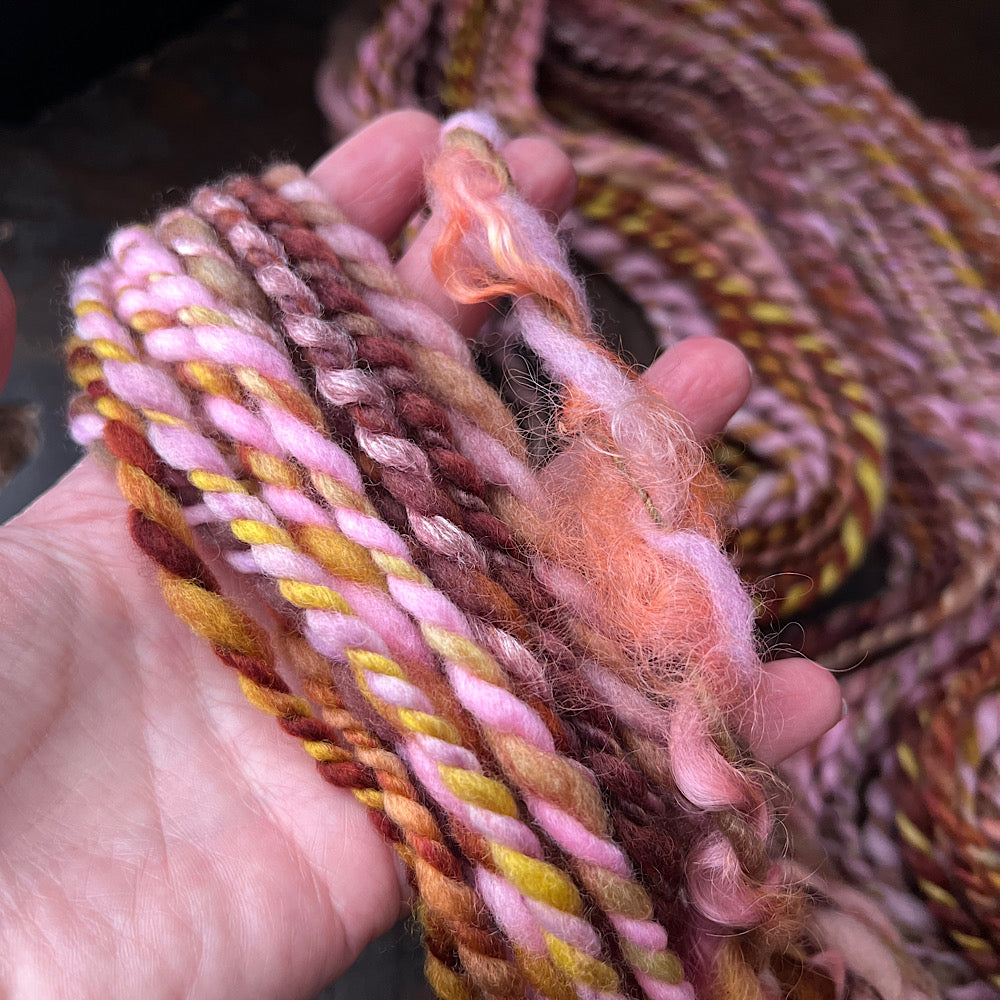 A fox kissing a rose - mini twist yarn