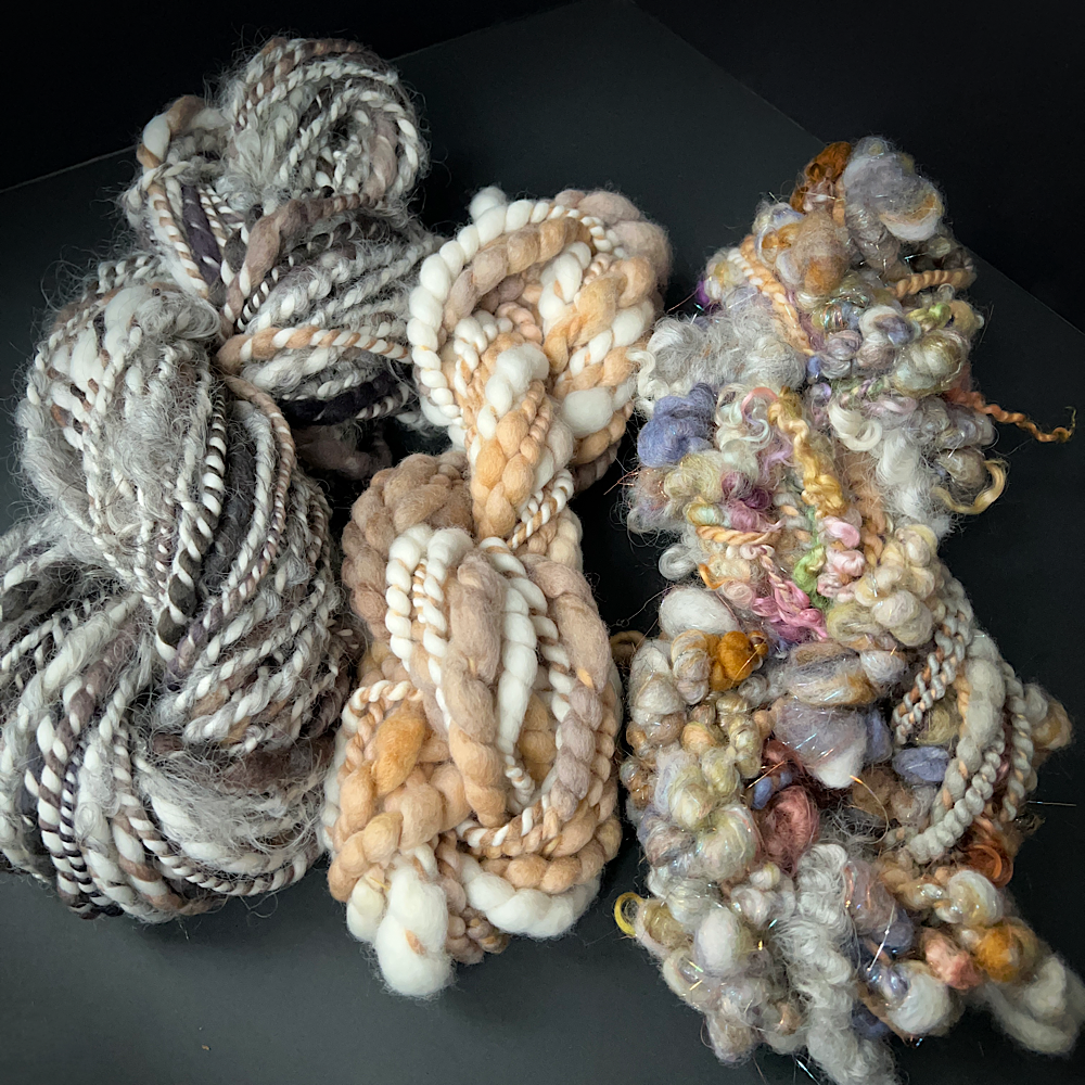 Art yarns kit for weaving