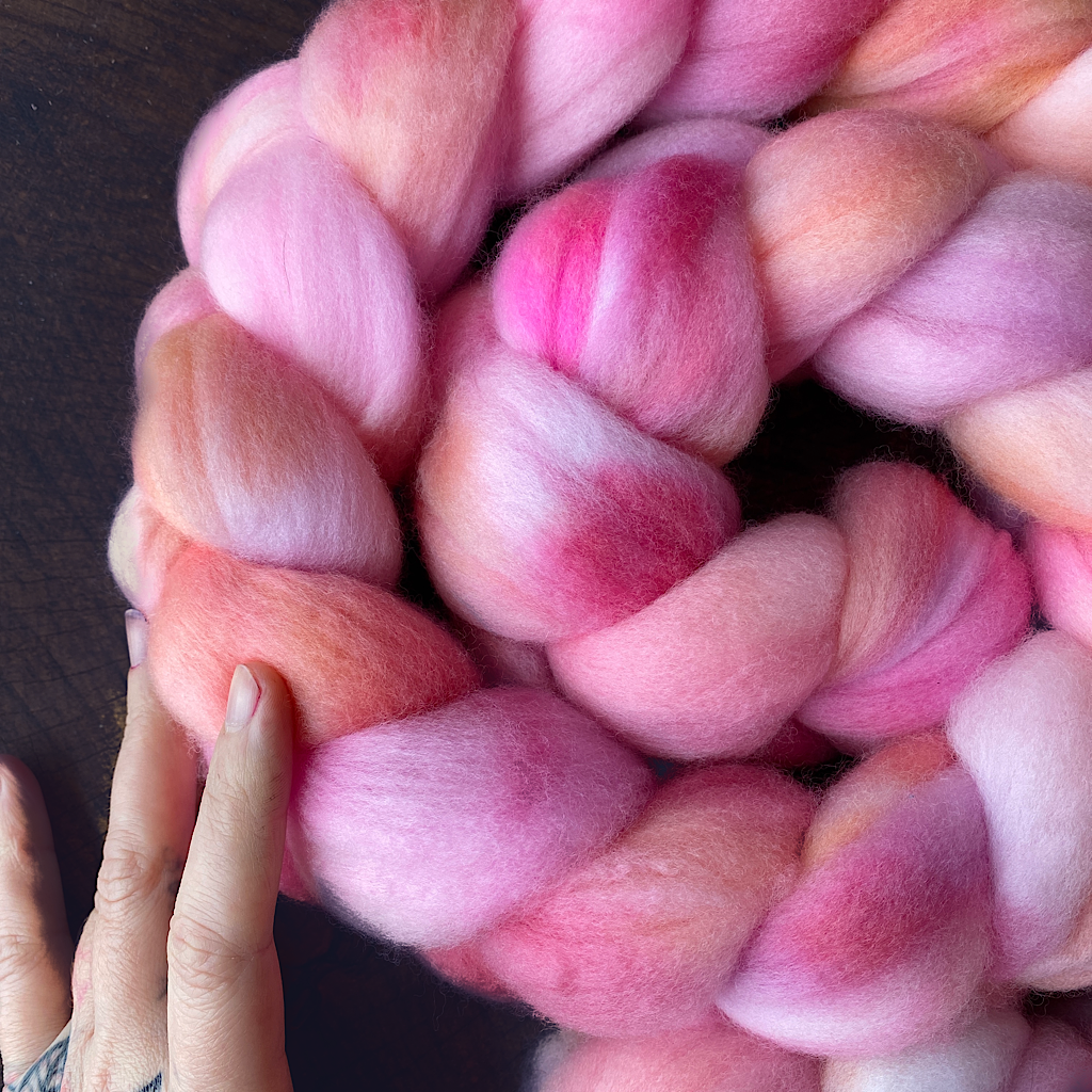 Hand dyed 22 microns roving