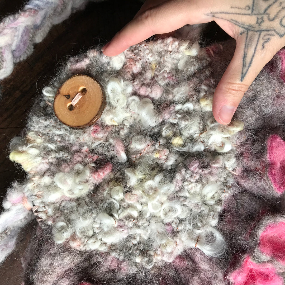 Felted handbag #4 with pink flowers - Mynoush