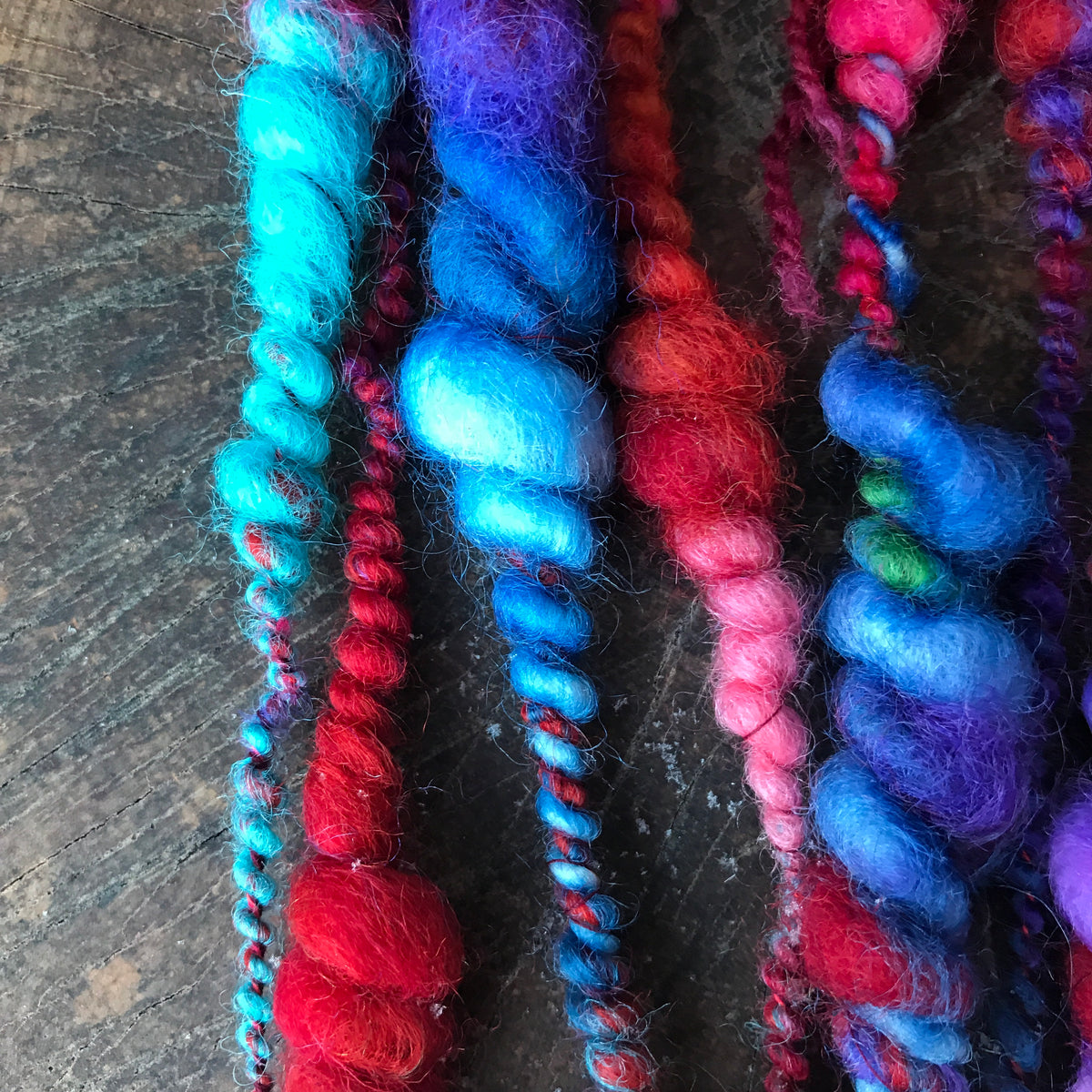 Red rainbow yarn 25g - Mynoush