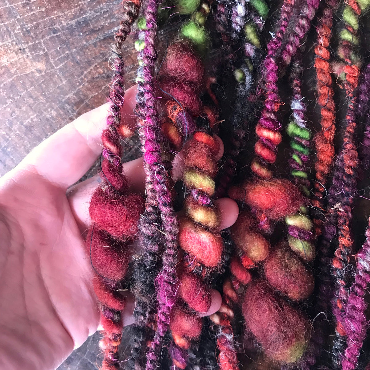 Burgundy hand spun yarn 100g 19y - Mynoush