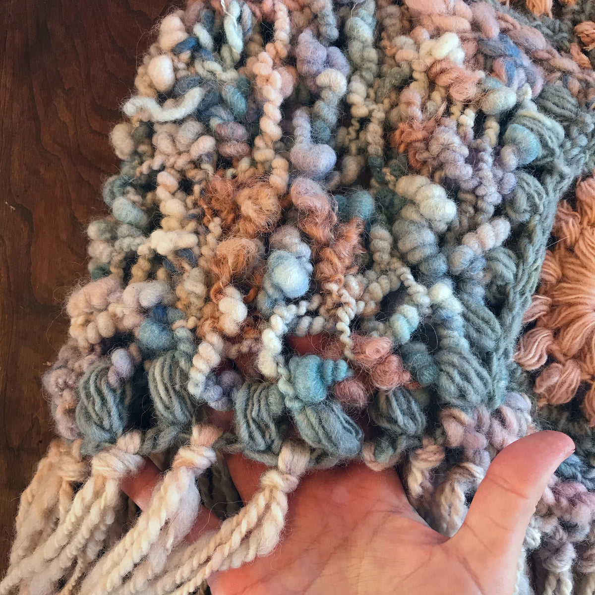 Purple crochet poncho Châle en laine - Mynoush