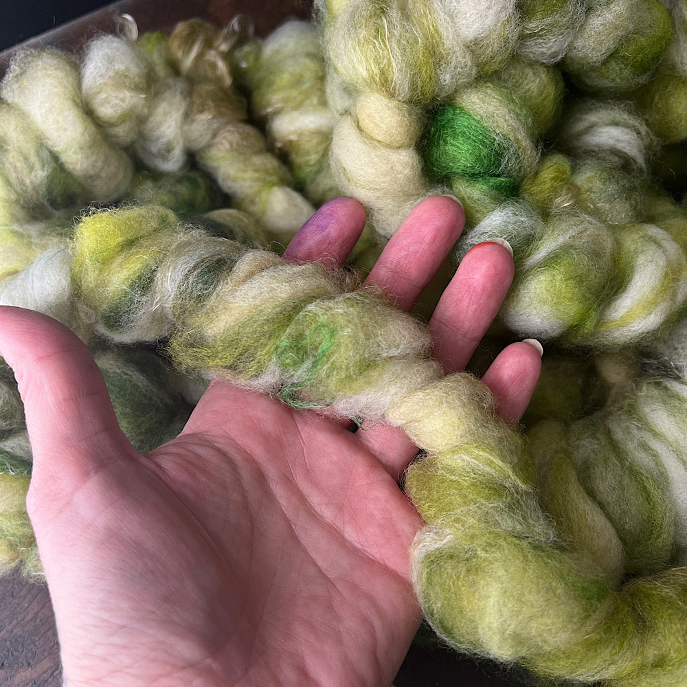 Super jumbo coils yarn for weavers