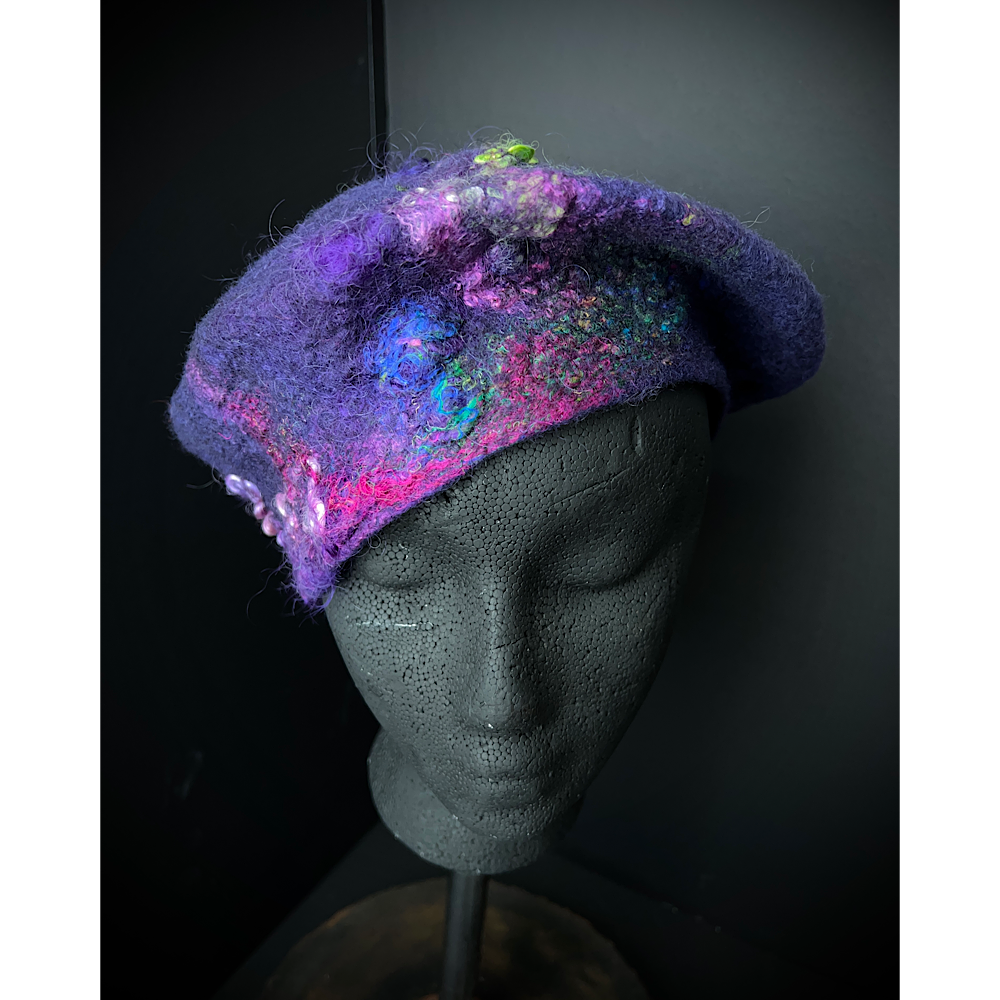 Felted beret size 22“ small