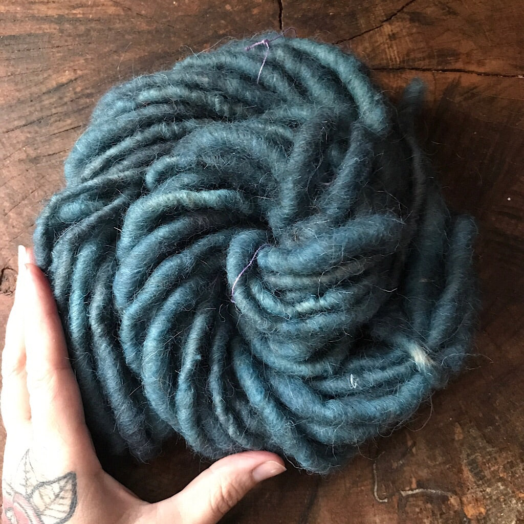 Blueberry weaving yarn