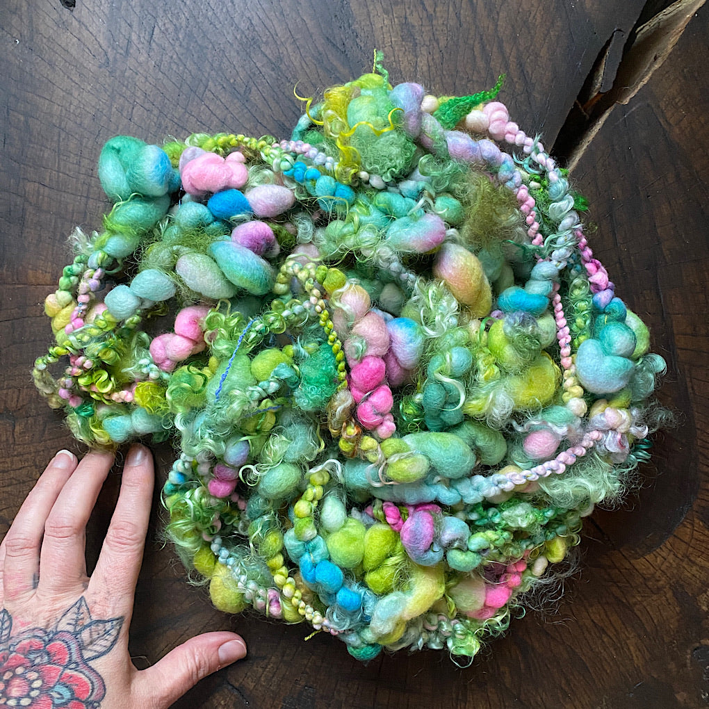 Jardin fleuri Jumbo boucle Art yarn with locks