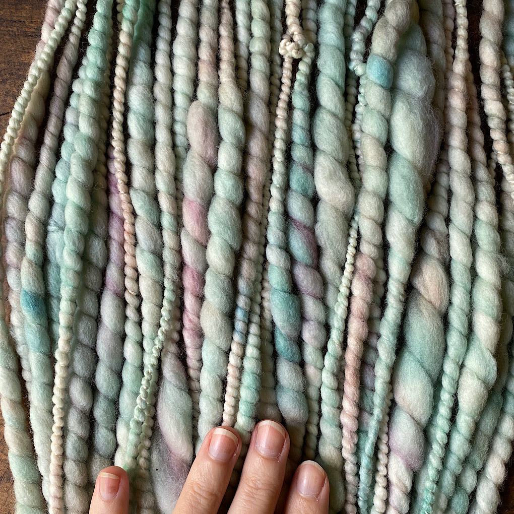 Menthe antique jumbo spiral merino yarn