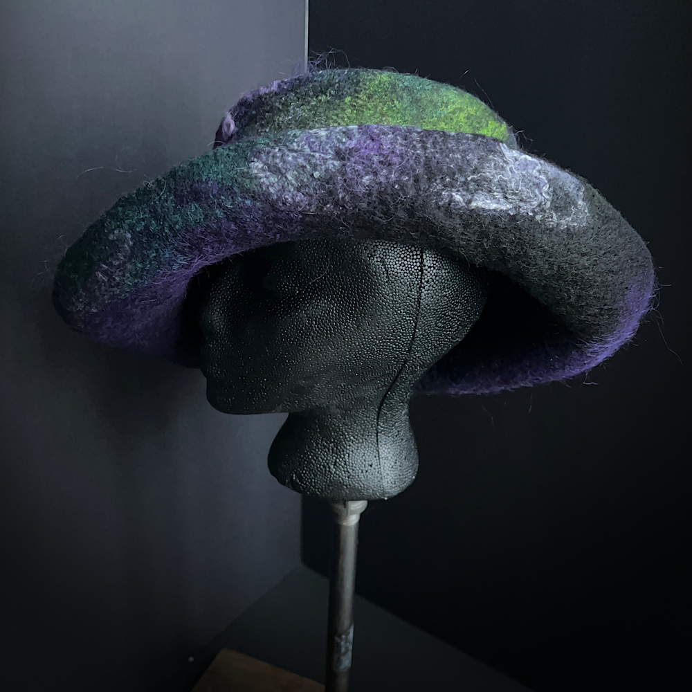Felted hat size 23.5”