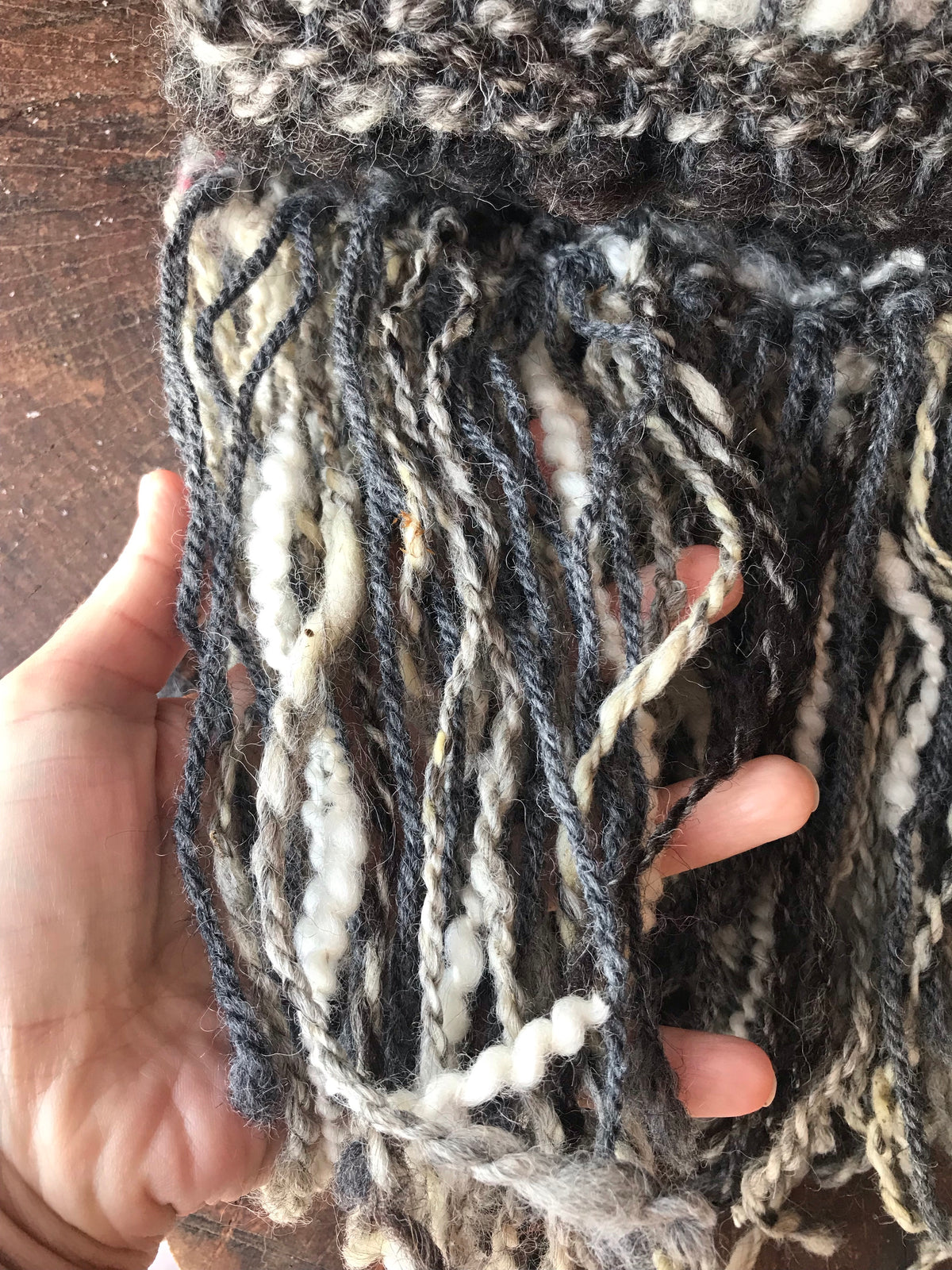 Unisex classic natural grey scarf 100% Wool Hand woven 82”x 8”|Foulard unisexe gris 100% laine tissé main 82”x8” - Mynoush