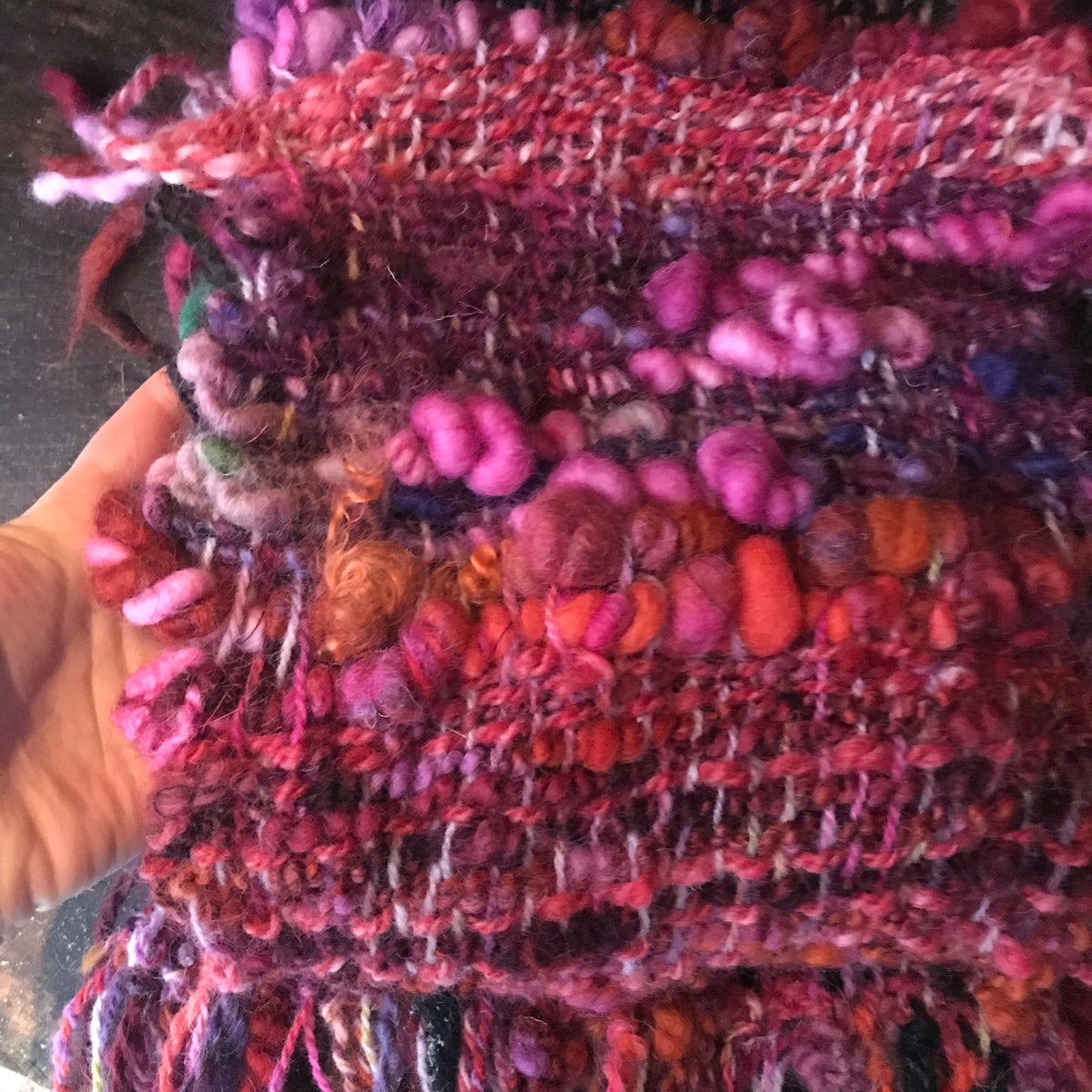 red scarf 100% Wool Hand woven 90”x9”Foulard 100% laine rouge tissé main 90”x9” - Mynoush