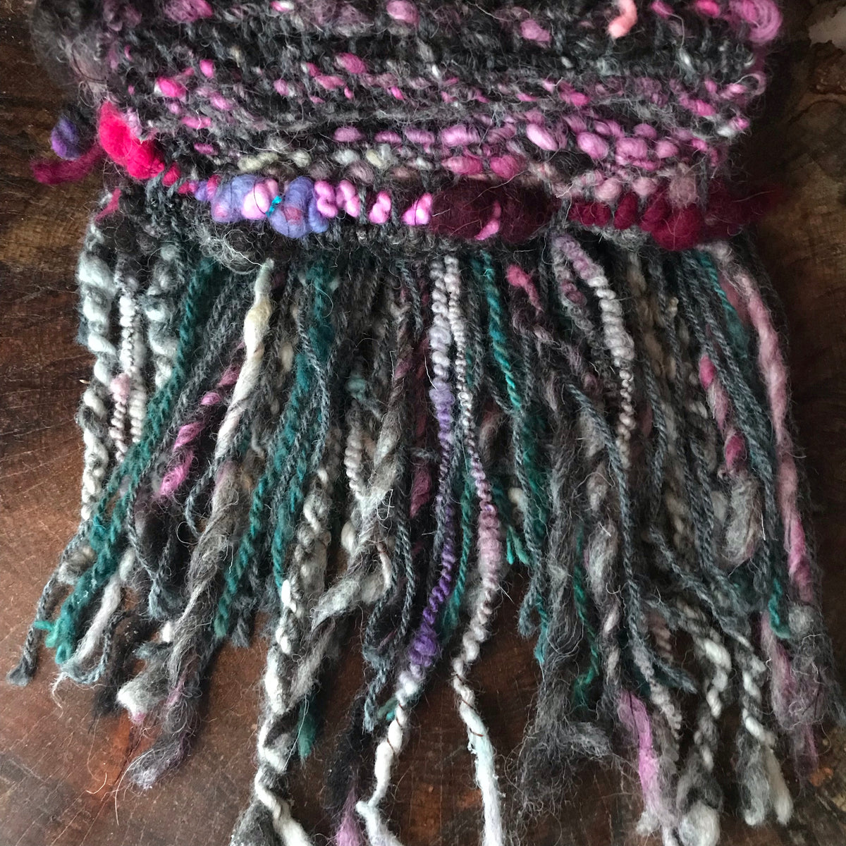 Black scarf 100% Wool - Foulard 100% laine rouge - Mynoush