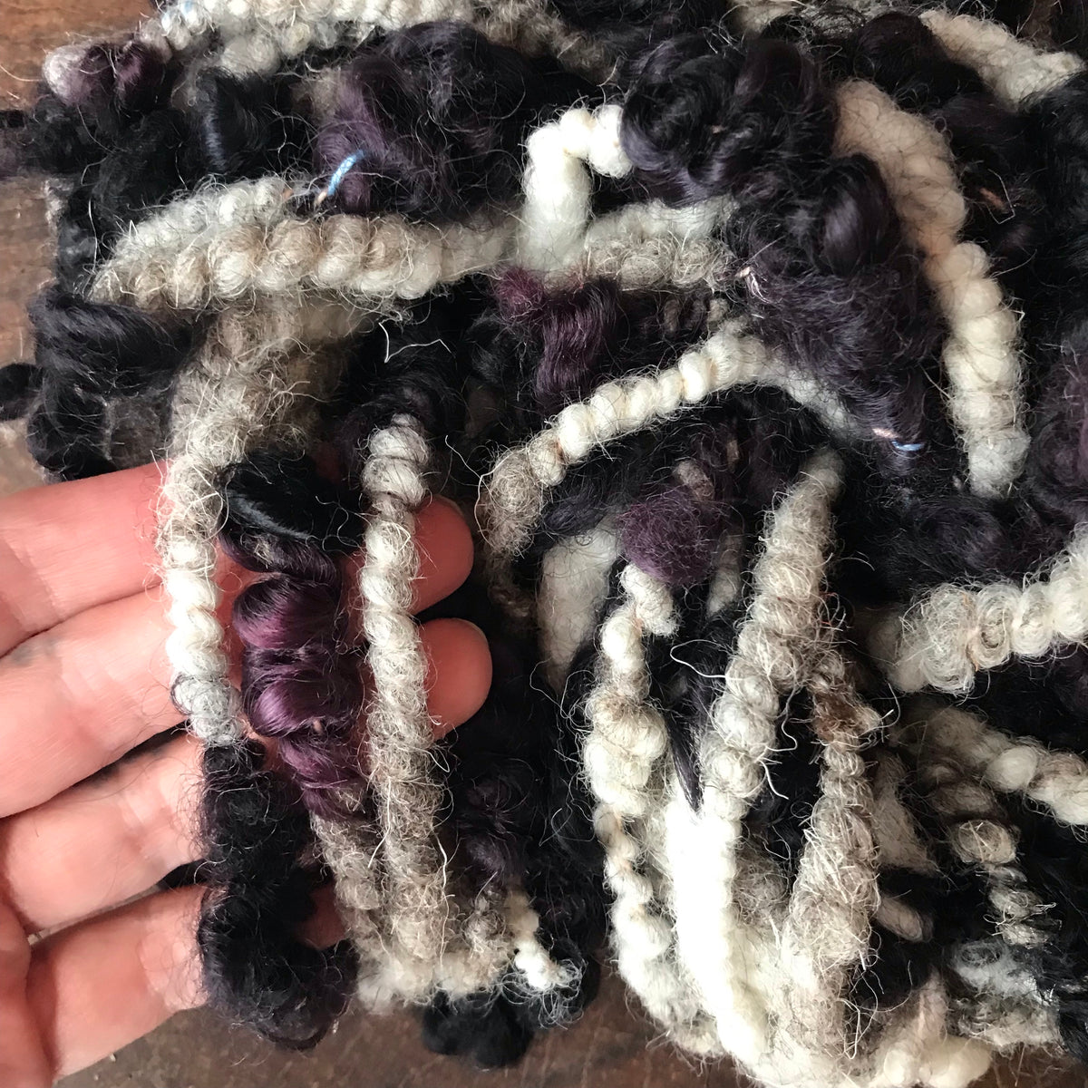 Grey black hand spun yarn 100g 15y - Mynoush