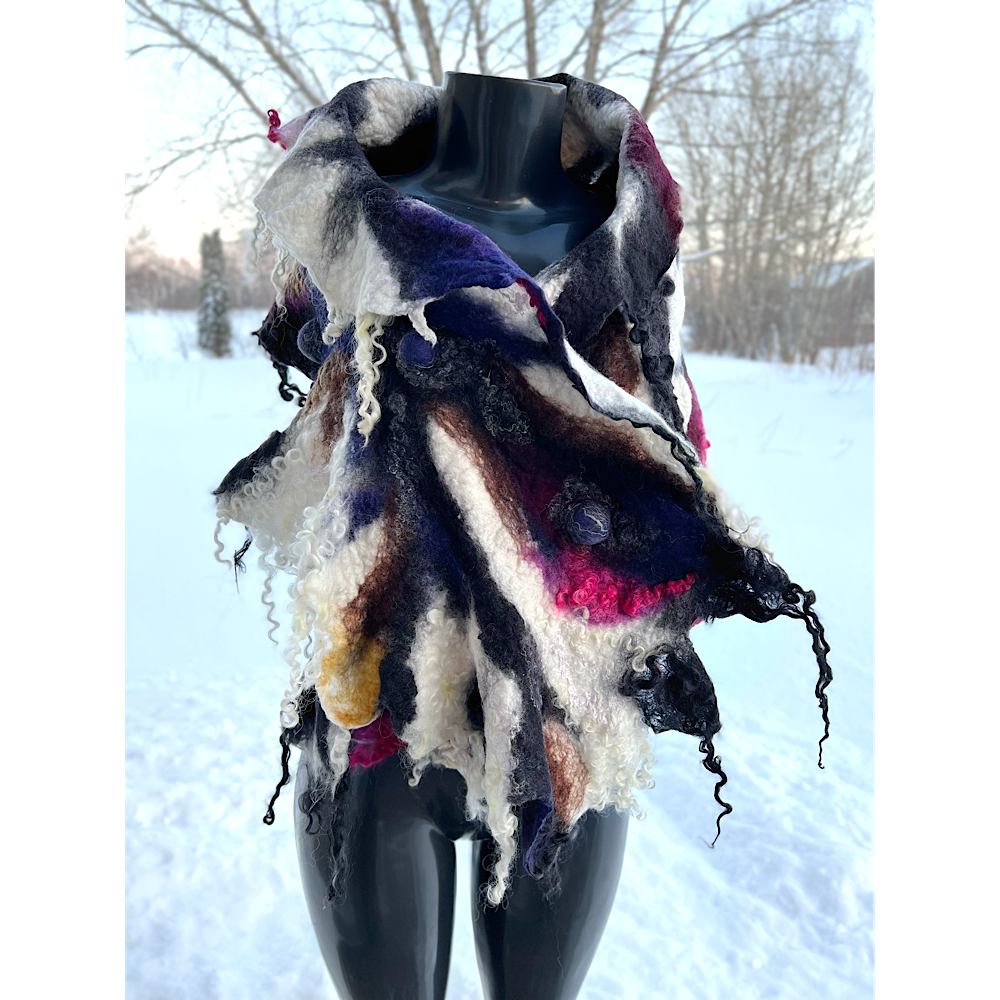 Felted scarf 2023
