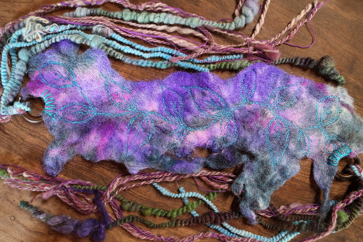 Purple felted headband with embroidery - Mynoush