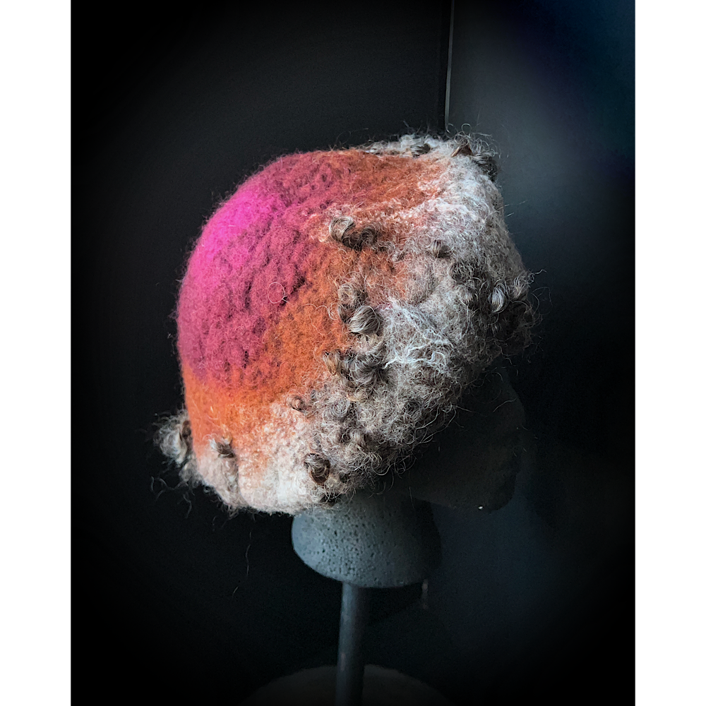 Felted beret with leaves size 22“ small