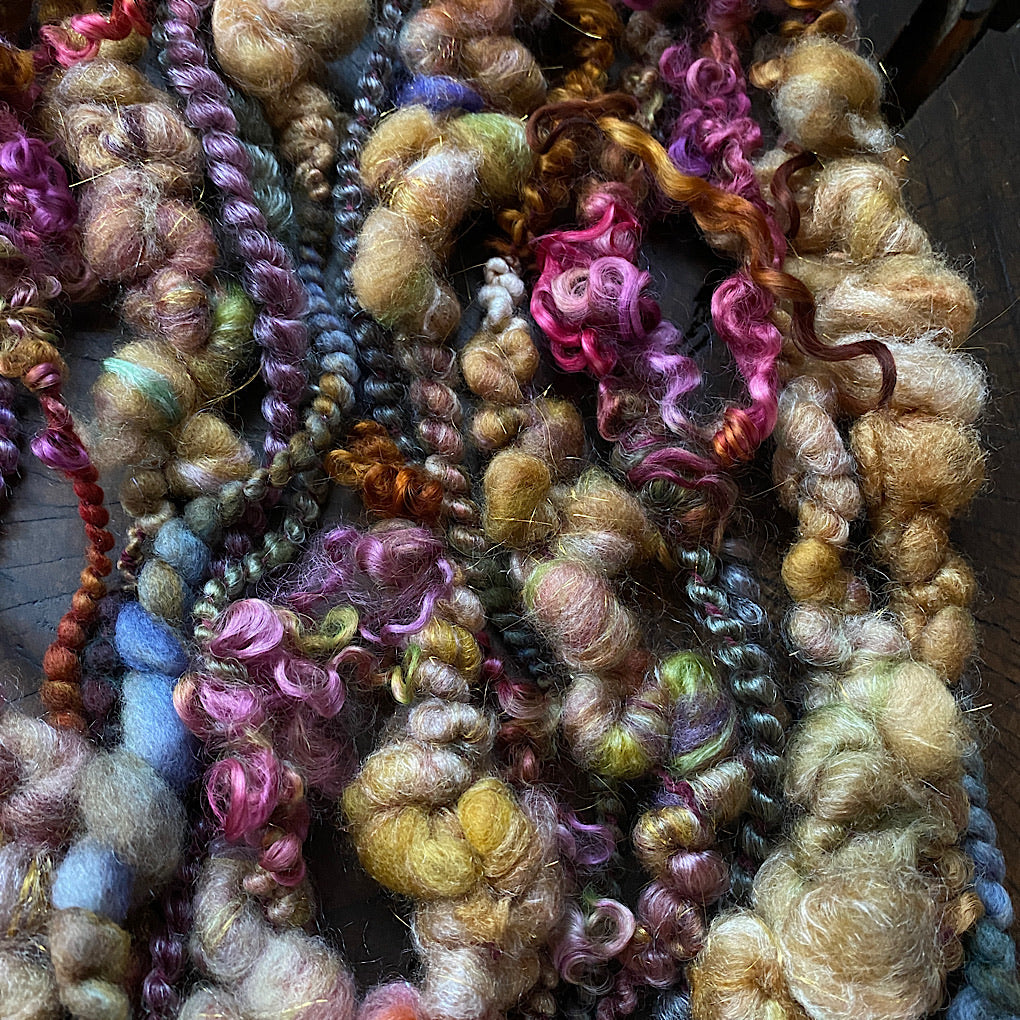 Clair-obscur Rich golden Signature Art yarn